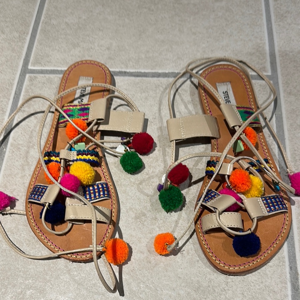 Steve Madden Tan Sandals with Vibrant Pom Poms sz 7 Good Condition